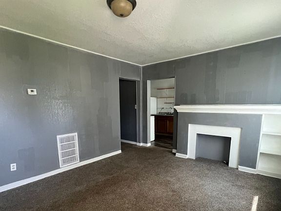 3rd image of 950 N Glendale St