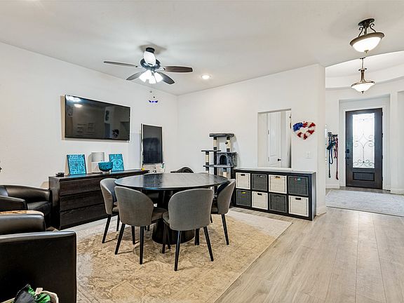 4th image of 3204 Park Ridge Dr
