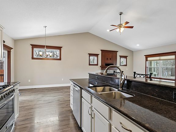 3rd image of 219 S 12th St