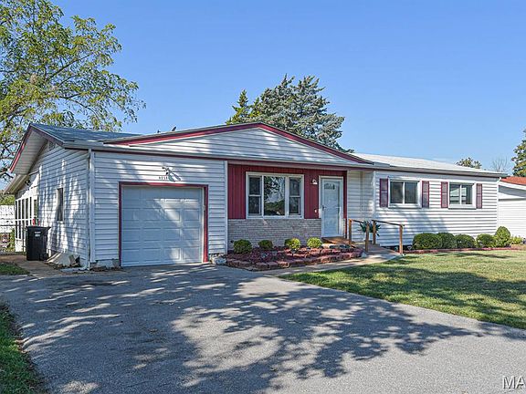 3rd image of 9539 Marveline Dr