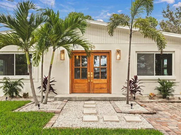 3946 Helena St NE, Saint Petersburg, FL 33703