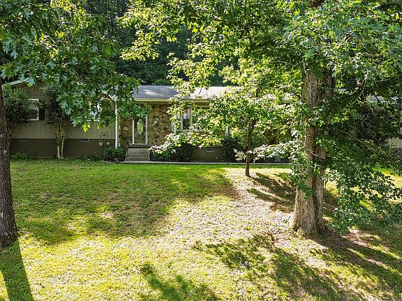 2nd image of 370 Morgan Johnston Cir NE