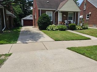 21970 Moross Rd, Grosse Pointe, MI 48236