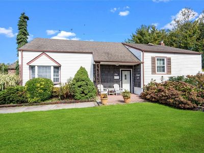 26 Seth Lane, Hicksville, NY, 11801