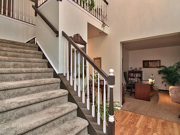 4th image of 301 Eastshore Dr