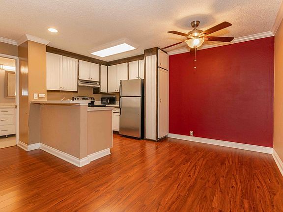 3rd image of 1855 Diamond St Unit 133