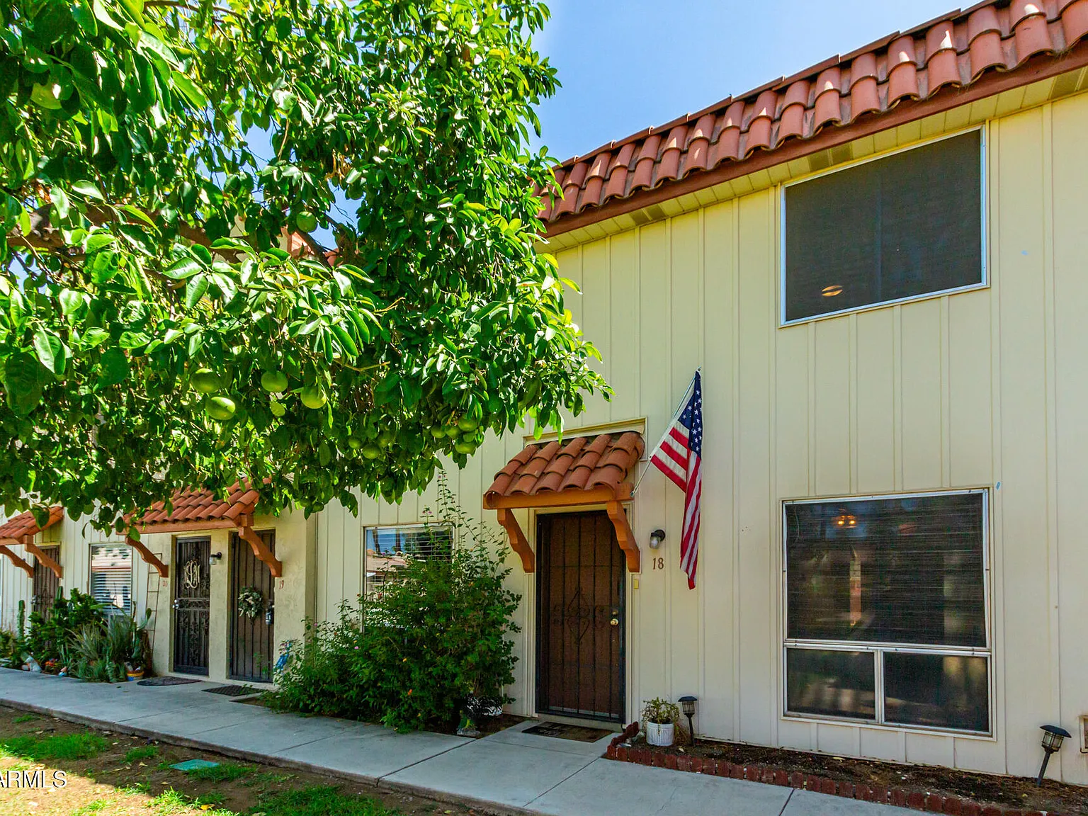 2 bed, 1.5 bath, 1088 sqft, $1,850 — Photo 2
