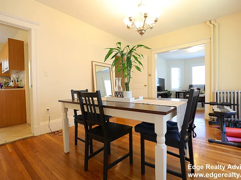 554 Washington St #1 — Photo 10