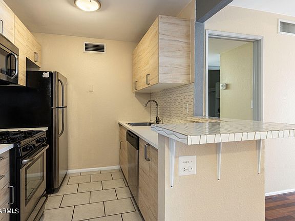 5th image of 1701 W TUCKEY Lane #202