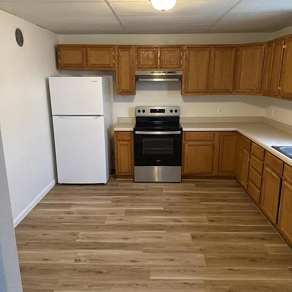 600 W Jackson St — Photo 31
