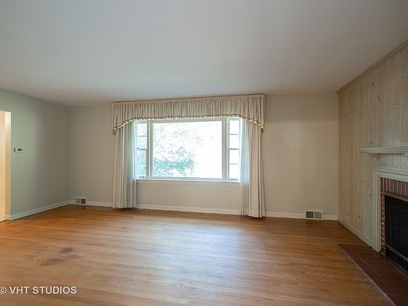 3rd image of 846 N Waiola Ave