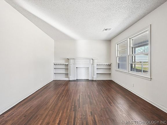 5th image of 6736 E 6th St