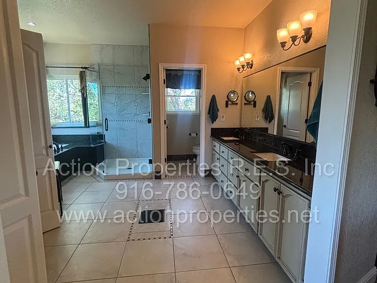 4726 Abbey Hl — Photo 44