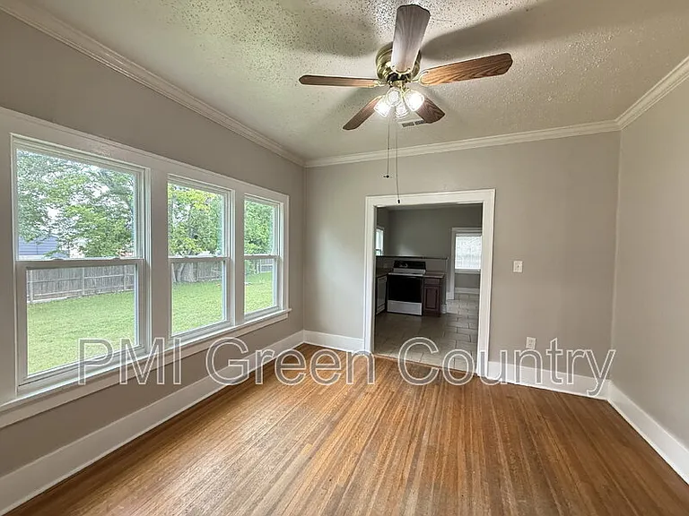 1223 S Quaker Ave — Photo 6