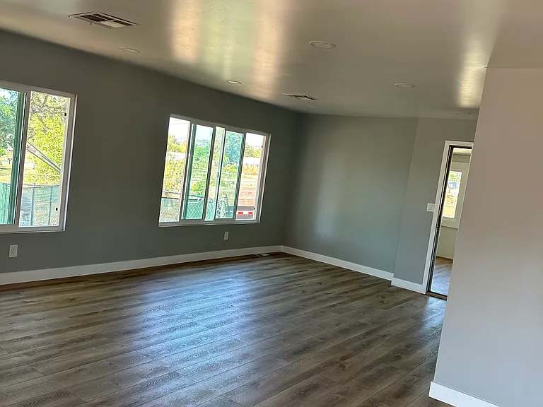 Hanson Ln — Photo 3