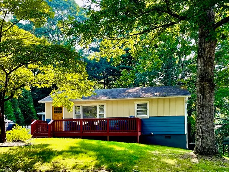 200 S Oconeechee Ave — Photo 2