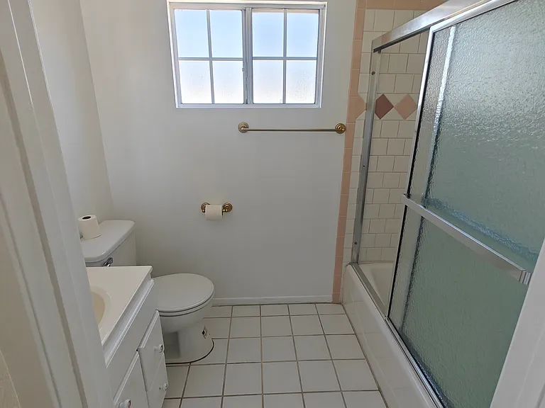 234 Roswell Ave — Photo 25