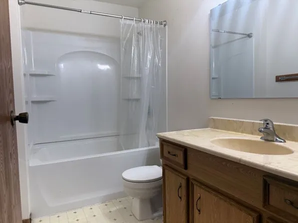 1310 34th Ave S #102, Moorhead, MN 56560