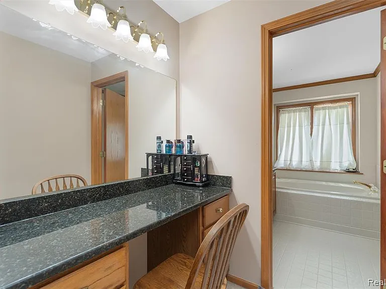 47105 Liberty Bell Rd E — Photo 30