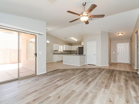 4th image of 15270 W Crocus Dr