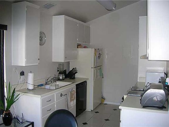 2nd image of 1444 Cabrillo Park Dr APT I