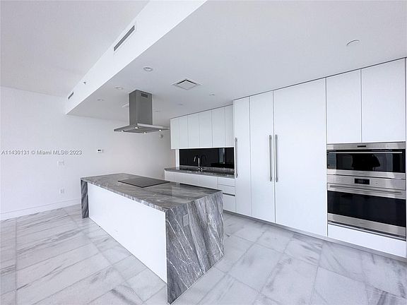 5th image of 700 NE 26th Ter Unit 2701