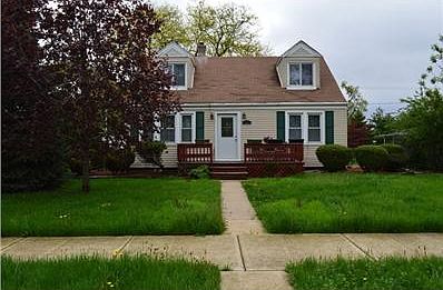 1st image of 7831 Lockwood Ave
