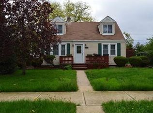 7831 Lockwood Ave, Burbank, IL