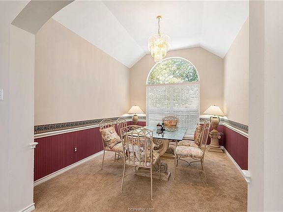 5th image of 613 Clovis Ct