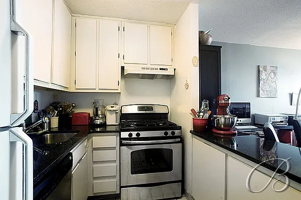 Sold by Bellmarc Realty | media 10