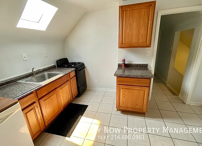 1647 Hillcrest Rd #3RD-3 — Photo 6
