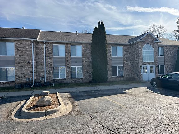 4th image of 350 S Miller Dr