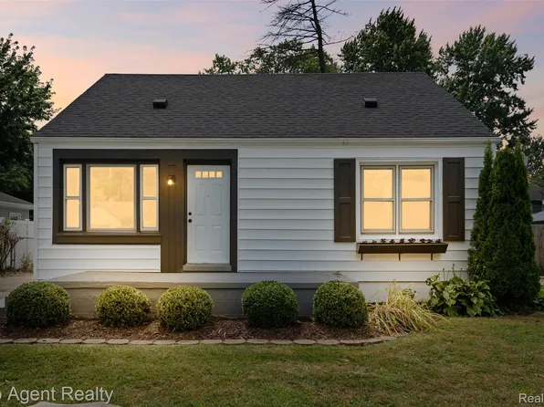 21908 Grand Lake St, Saint Clair Shores, MI 48080