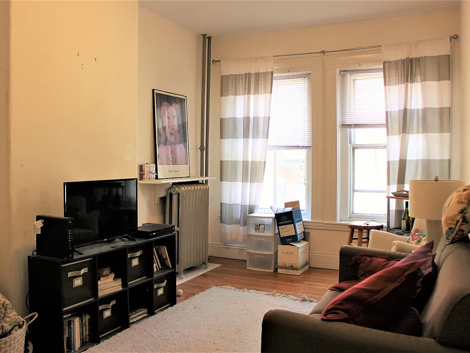 22 Isabella St #2