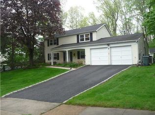 7 June Pl, Aberdeen, NJ 07747