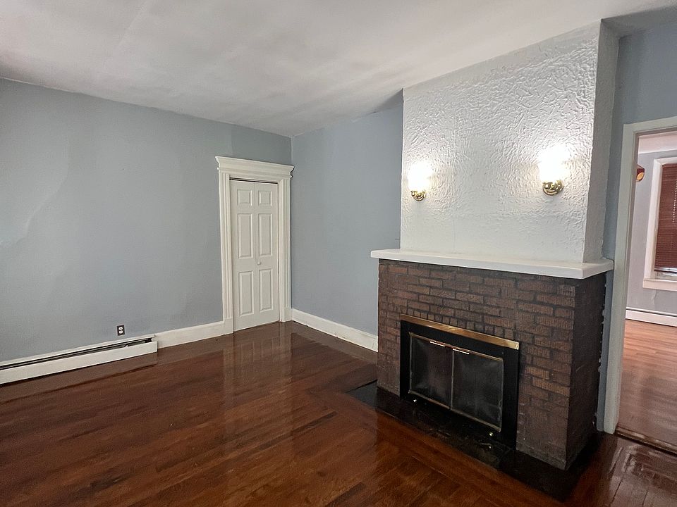 2nd image of 223 Wardwell Ave Floor 1