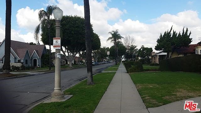 2nd image of 422 S Poinsettia Ave