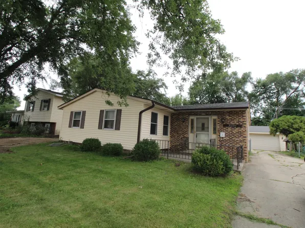 37294 N Grandwood Dr, Gurnee, IL 60031