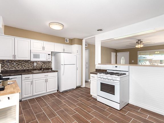 4th image of 10951 W Cherry Hills Dr W