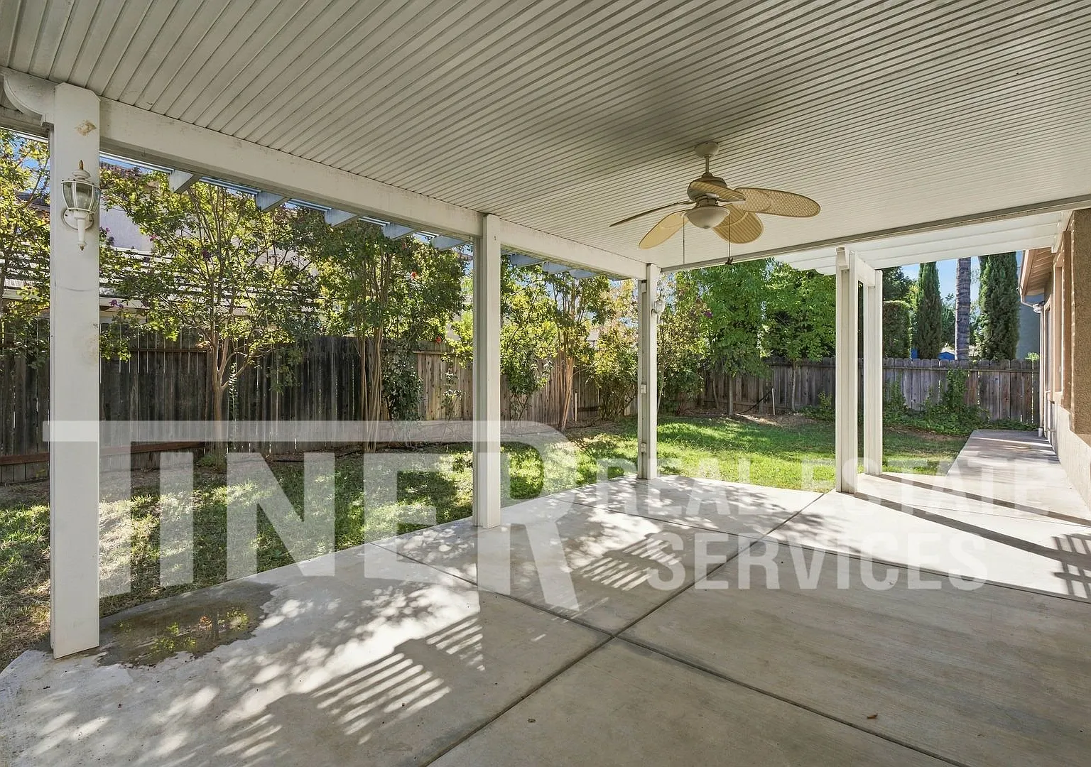 1885 Casterbridge Dr - TIER 1 -Stunning Three Bedroom+ office/den Roseville Home — Photo 4