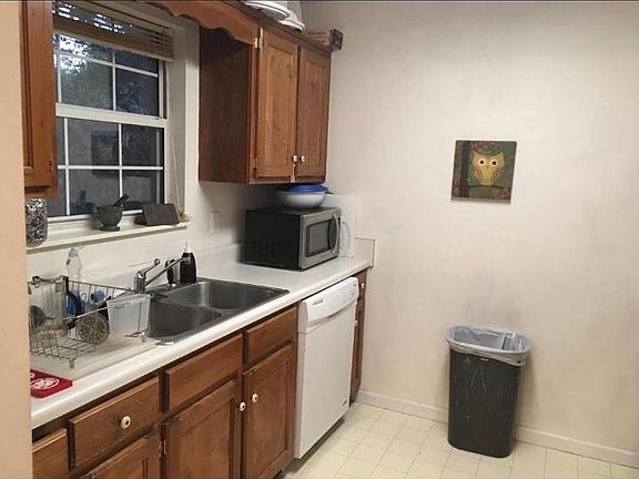 2nd image of 4225 Iona Way