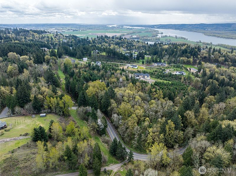 3rd image of 577 Martins Bluff Road