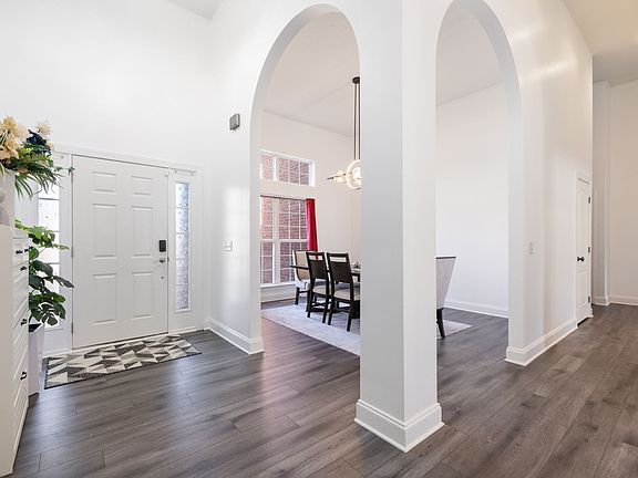 4th image of 708 Evening Ave