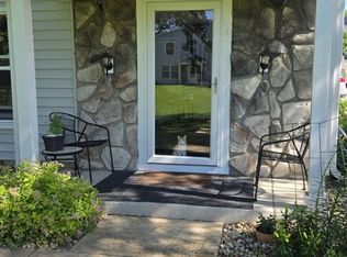 1400 N Glen Cir APT B, Aurora, IL 60506