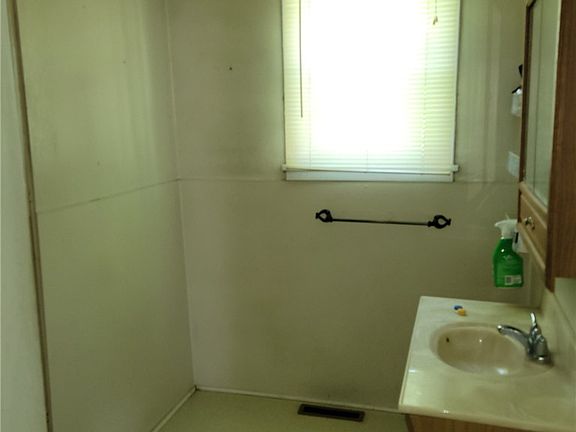 5th image of 700 W Jourdan St
