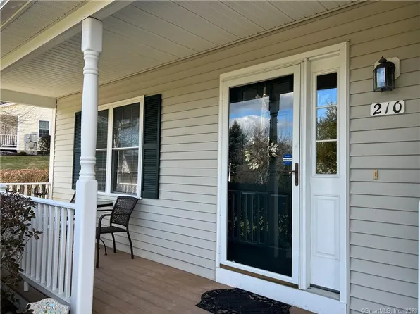 210 Woodlawn Drive #210, Seymour, CT 06483