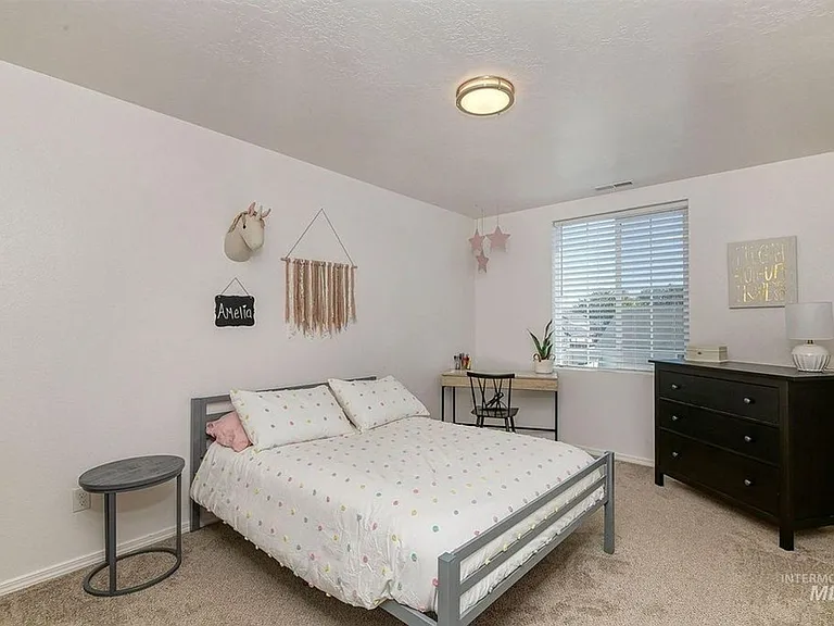 733 S Flintstone Ave — Photo 22