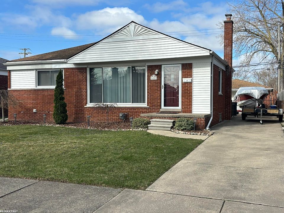 1st image of 26507 Larchmont St