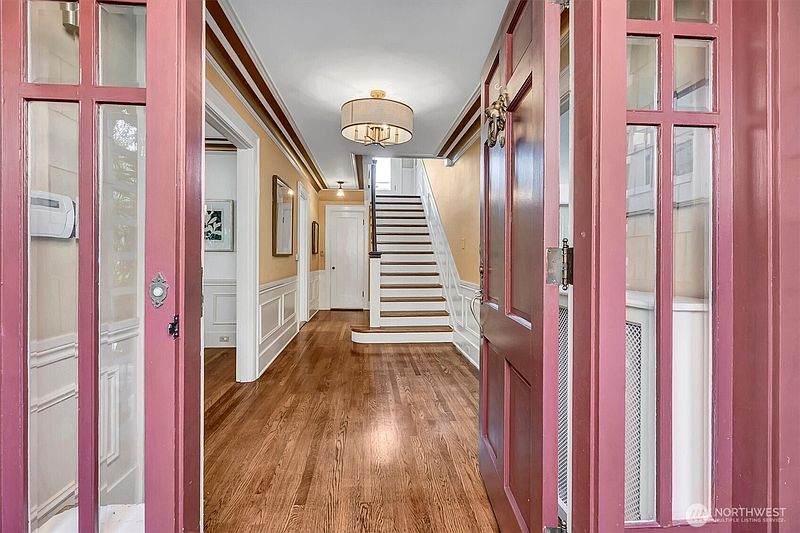 4th image of 1518 4th Avenue N