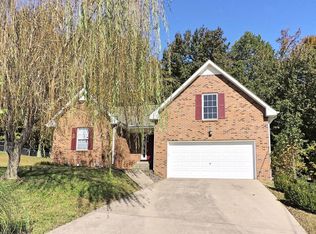 327 Cottonwood Ct, Clarksville, TN 37040